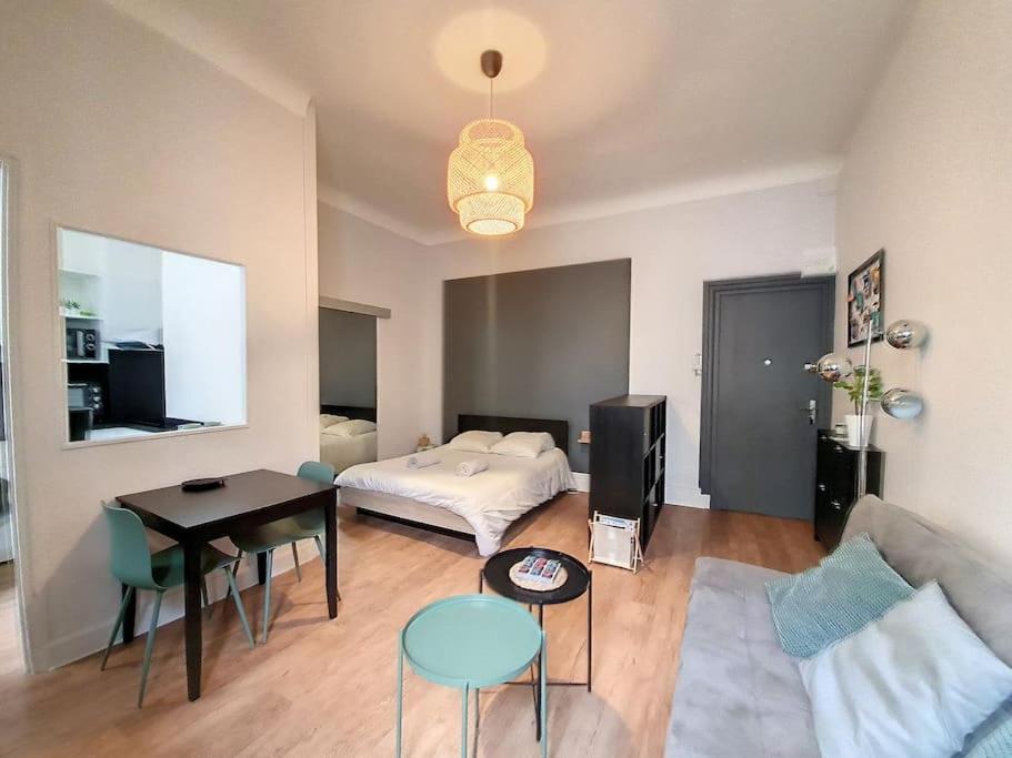 Magnifique Appartement - Hotel Du Parc - Vichy Bagian luar foto